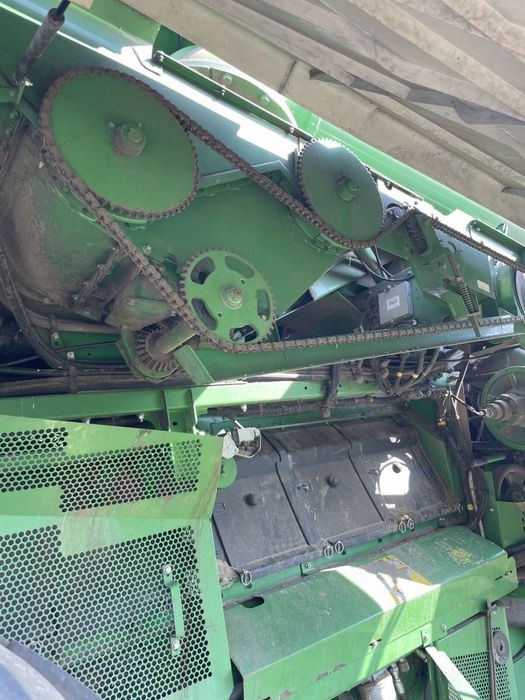 Продається комбайн Джон Дір S670 з зерновою жаткою