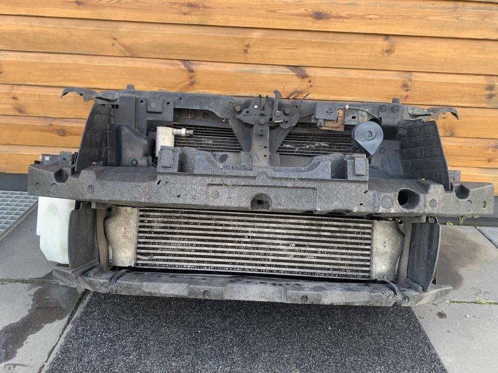 Nissan Qashqai J10 2.0 DCI pas przedni kompletny wzmocnienie chłodnice