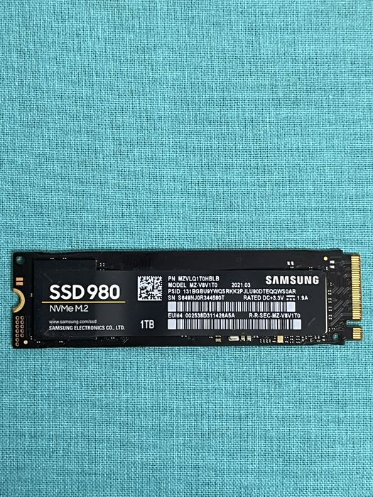 Продам m2 ssd samsung 980 1tb NVMe