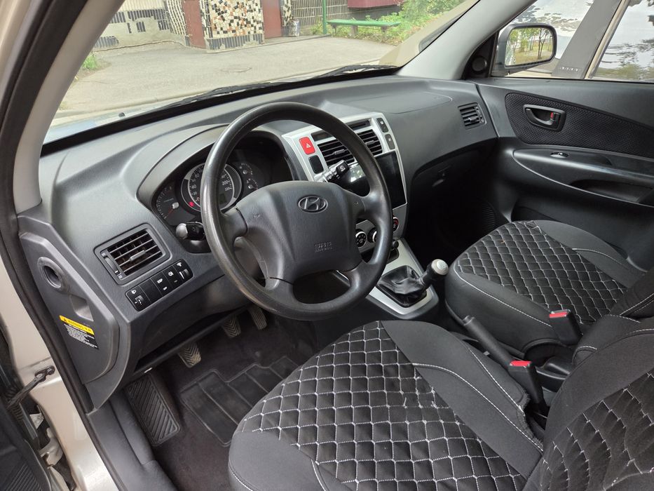 Hyundai Tucson 2008 2.0 на тимчасовій для ЗСУреєстрації.