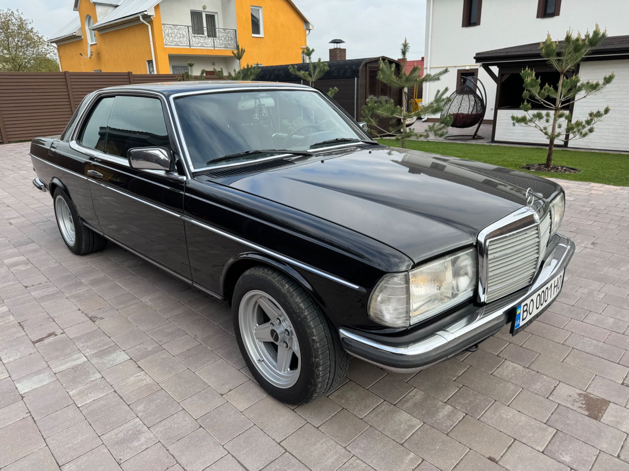 Mercedes 230 CE W123 COUPE