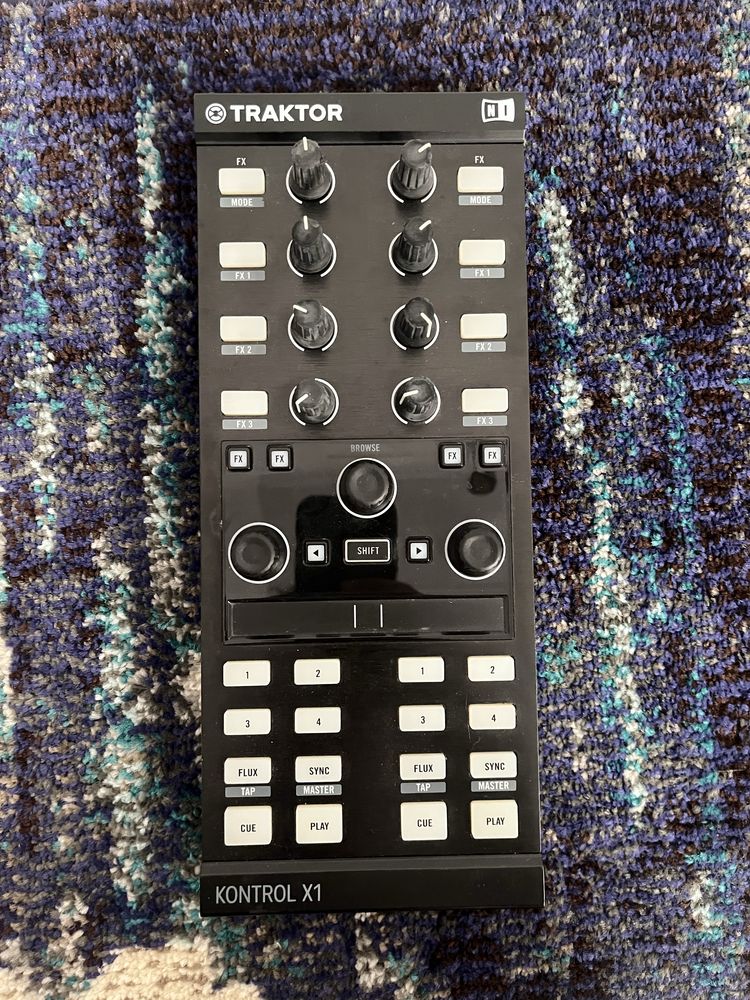 Controlador Traktor X1 Mk2