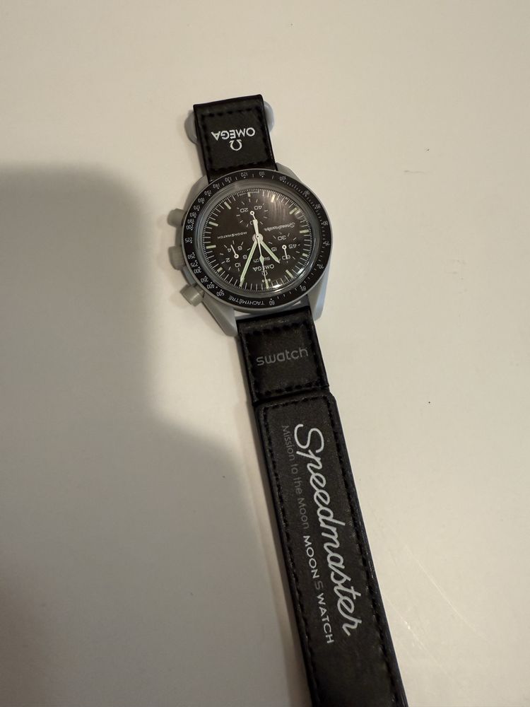 Часы Omega swatch mission to the moon