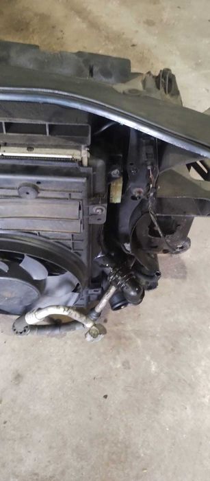 Kompletny Pas przedni VW Passat B6 2.0