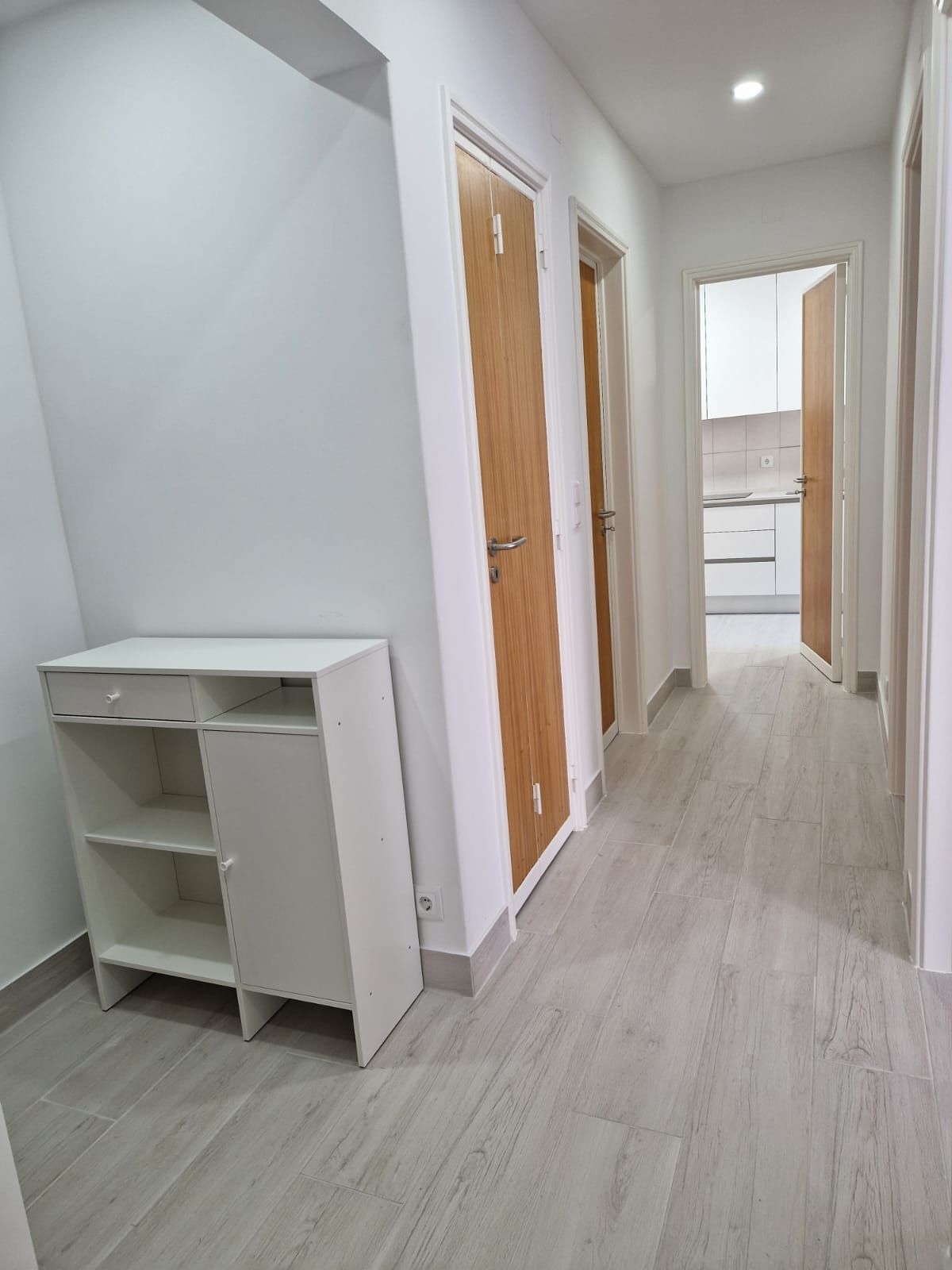 Quartos para arrendamento a raparigas ESTUDANTES - Corroios