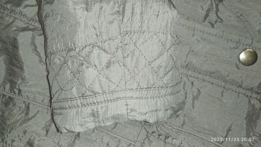 Продам жіночу куртку