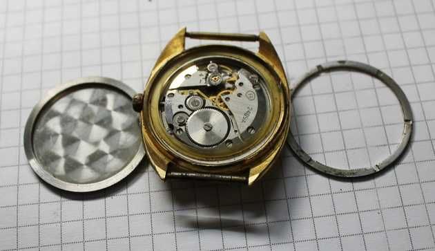 Годинник в позолот Восток АU-10