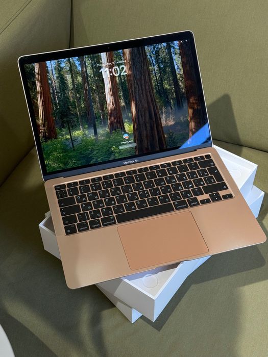 MacBook Air M1 8/256 Gold в гарному стані. Гарантія від магазину.