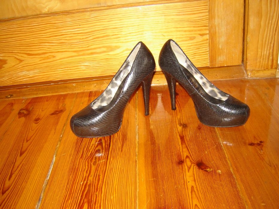 buty czółenka skóra węża platforma NEXT 38 37 jak nowe
