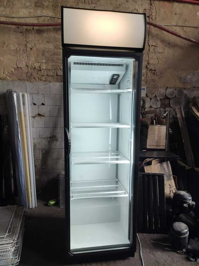 Холодильна шафа вітрина Everest EV 18 SD