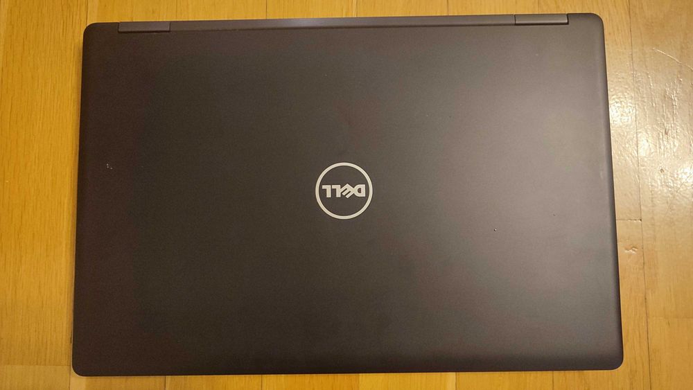 Laptop Dell Latitude 5580 i5-7300U 16GB  HDD 500 GB ze stacją dokującą