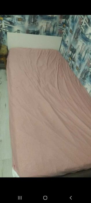 Прлдається Ліжко БЕЗ МАТРАСУ в хорошому стані довжина 2 .10 ціна 1500