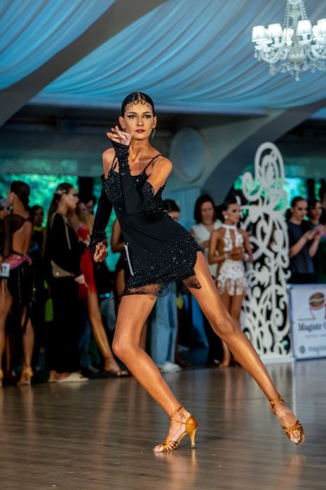 Сукня для латини