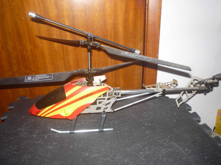 Helicóptero telecomandado: 5 euros