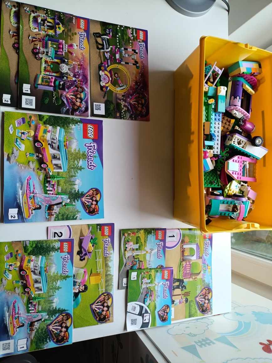 Zestawy LEGO friends + pudełko z klockami LEGO