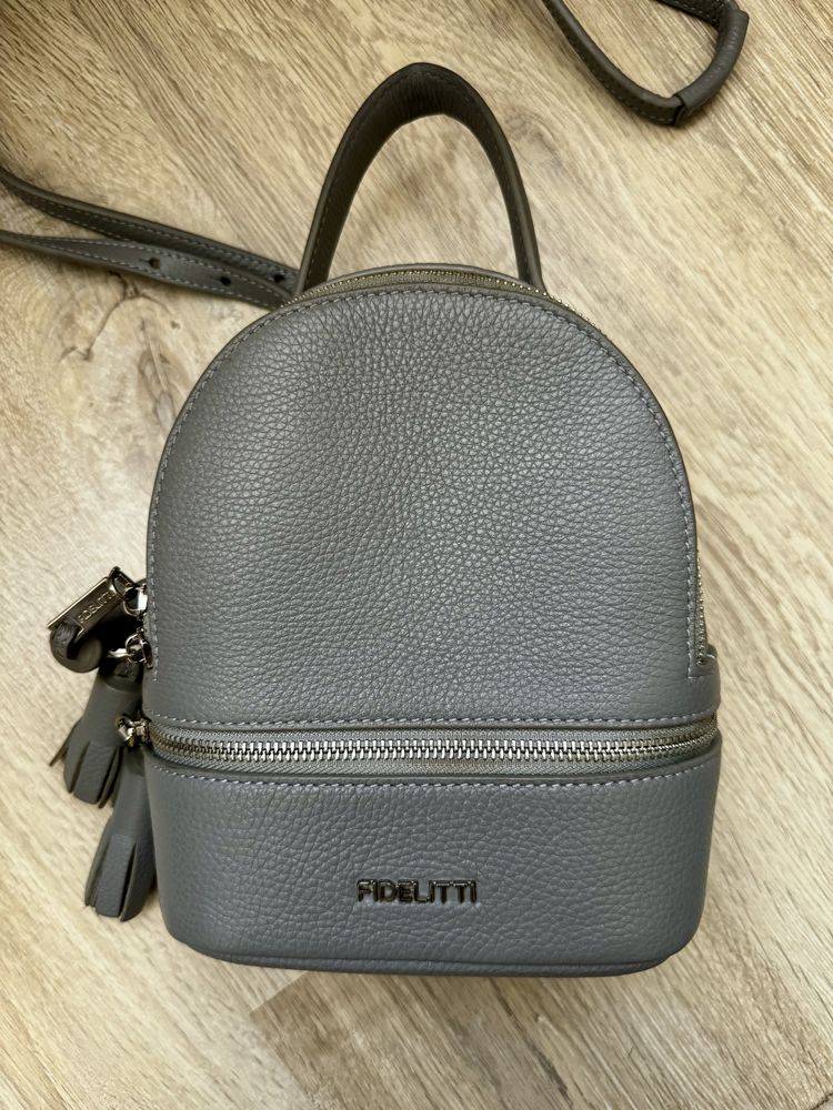 Жіночий шкіряний рюкзак Fidelitti