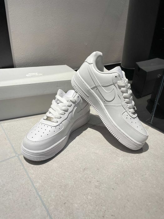 buty airforce Obuwiesportowe białe nowe R.44.5