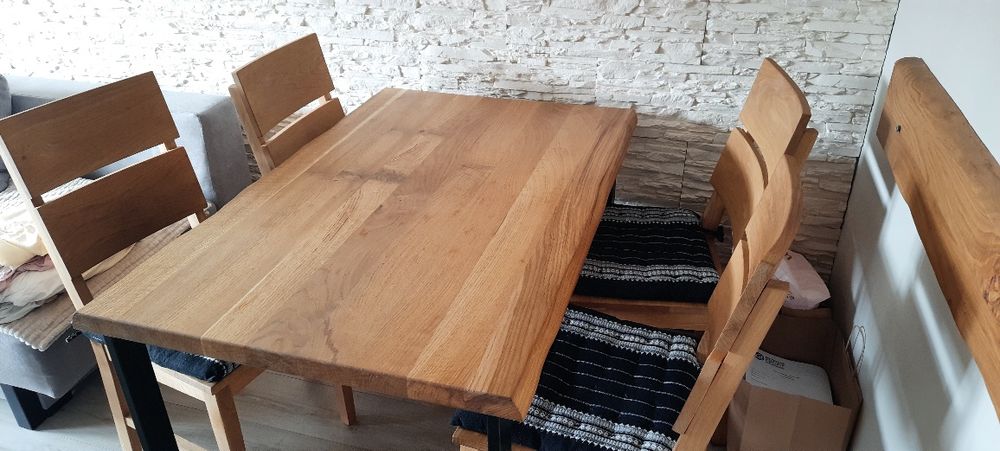 Stół dębowy z dostawkami i z krzesłami