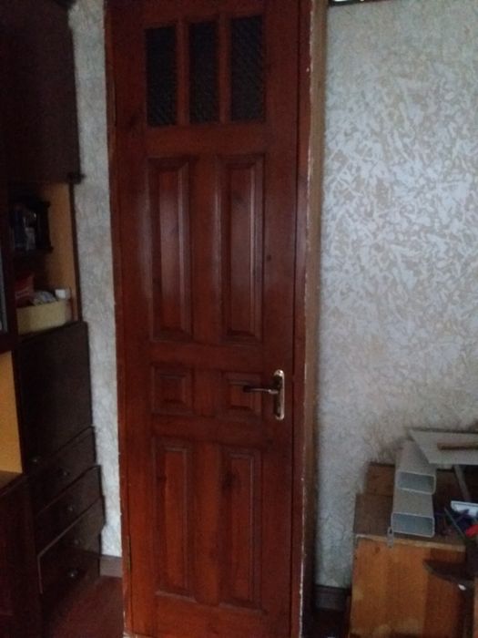 Двері на лоджію натуральне дерево.