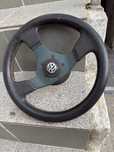 Volante desportivo da marca w