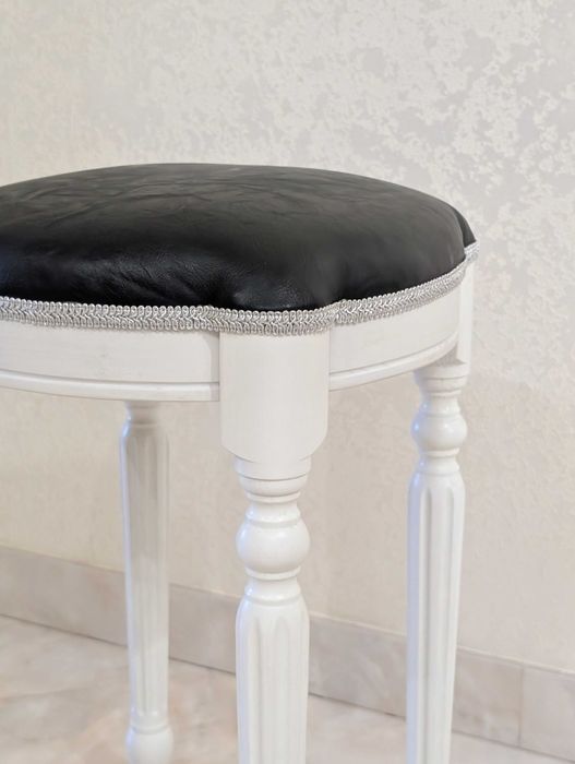 Продам дерев'яні стільці