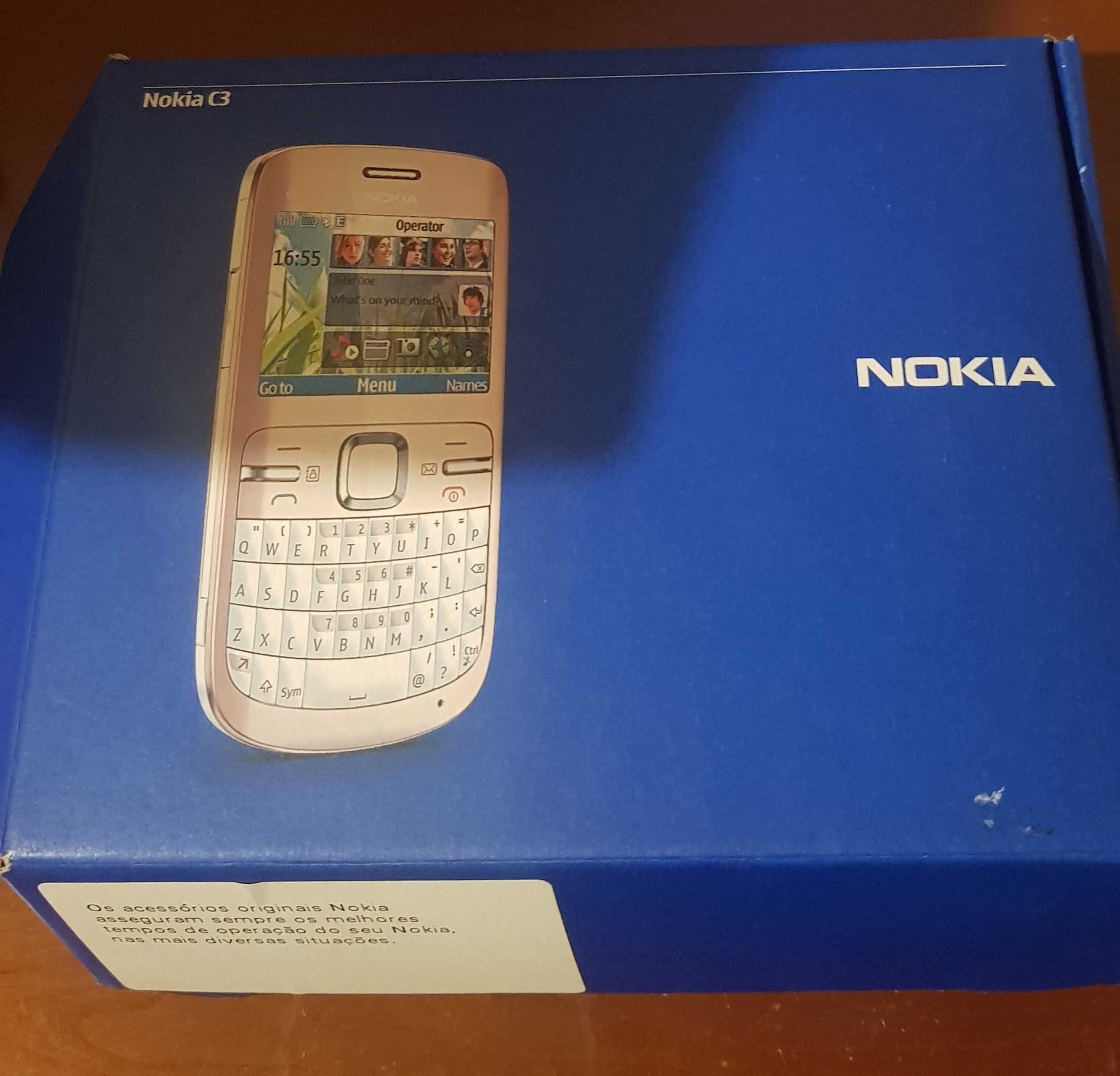 Telemovel NOKIA com acessorios.
