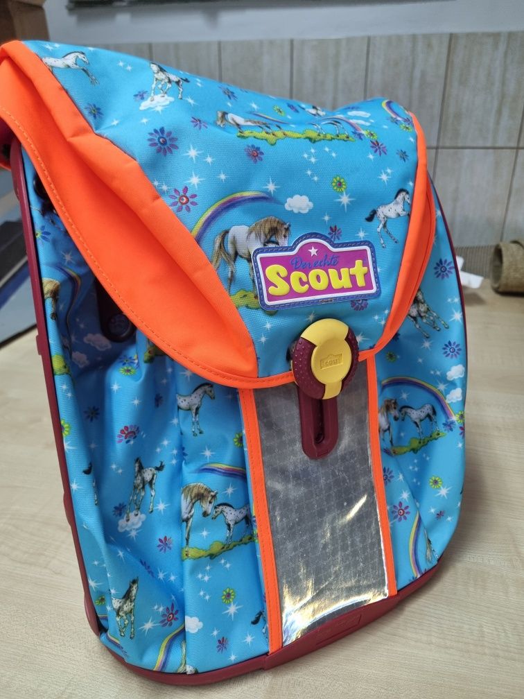 Różowo-niebieski  plecak szkolny dla dziewczynki scout z konikami