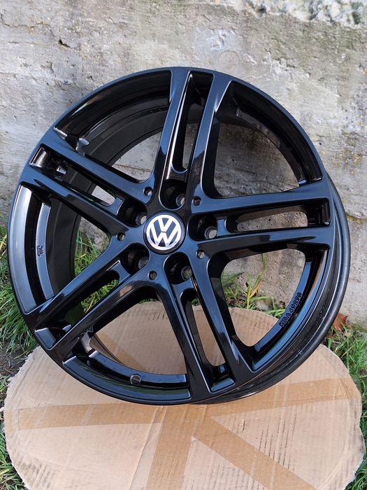Чорні литі диски R17 VW Golf Passat Alltrack B8 Tiguan