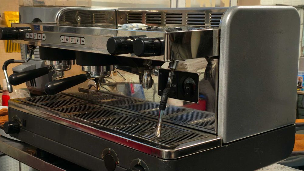 Кавомашина La Cimbali m21 plus двохпостова