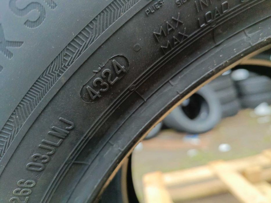 Nowe opony zimowe 205/60/16 Uniroyal 2024r 2 sztuki 2024r