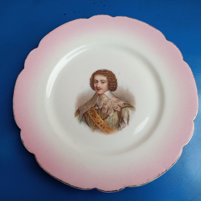Prato antigo Limoges século XIX retrato busto masculino real