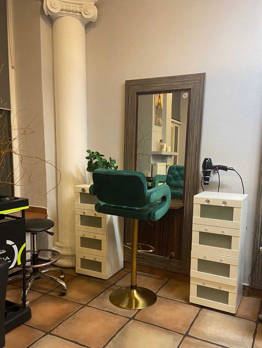 Stanowisko dla kosmetyczki,wizażystki,stylizacji rzęs.