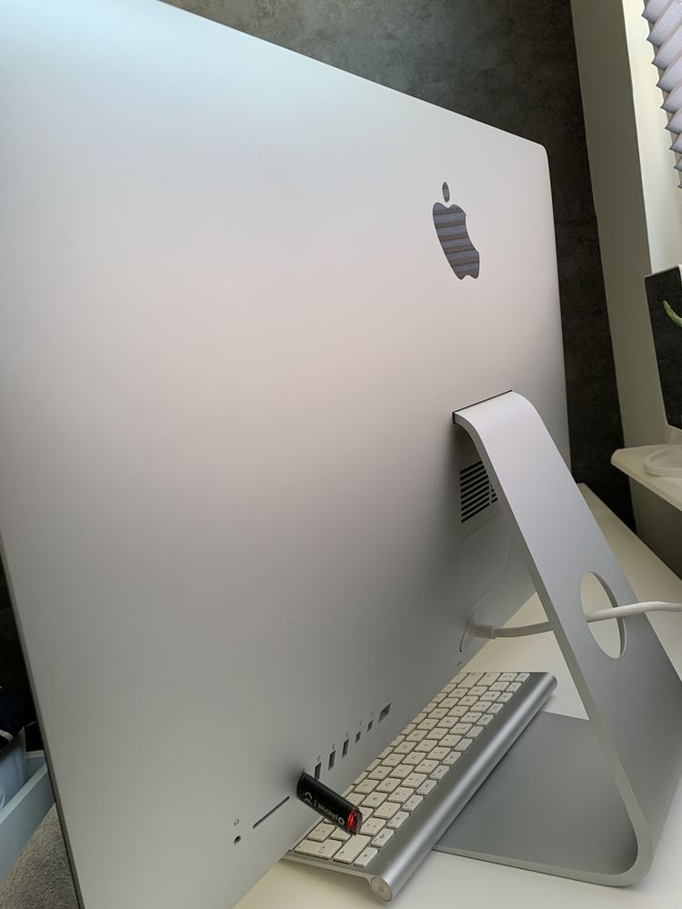 Imac 27”+ klawiatura+myszka zamiana za MacBooka