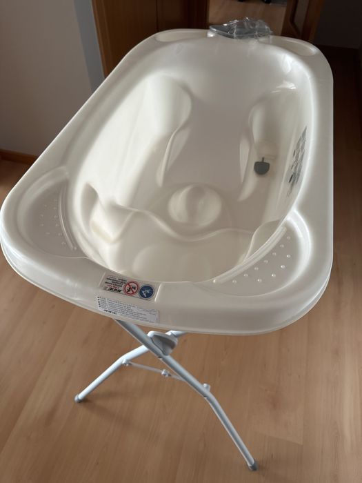 Banheira com suporte para bebe