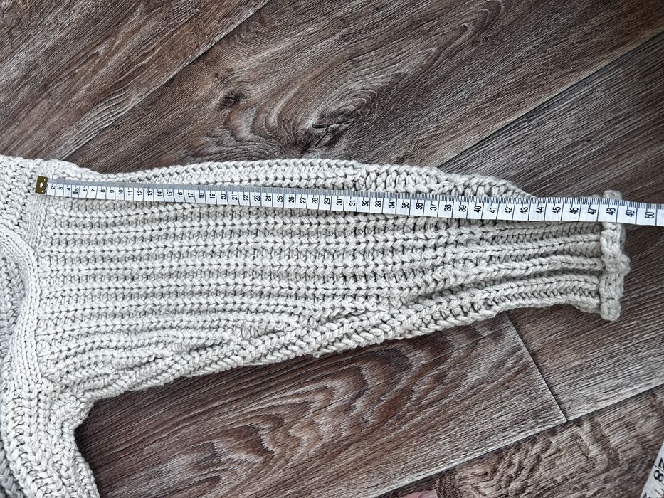 светр з горловиною  hm s