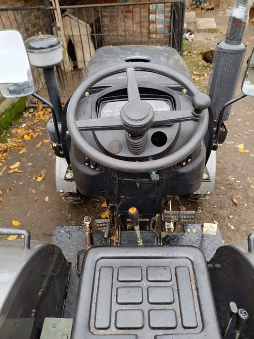 Надійний дизельний трактор