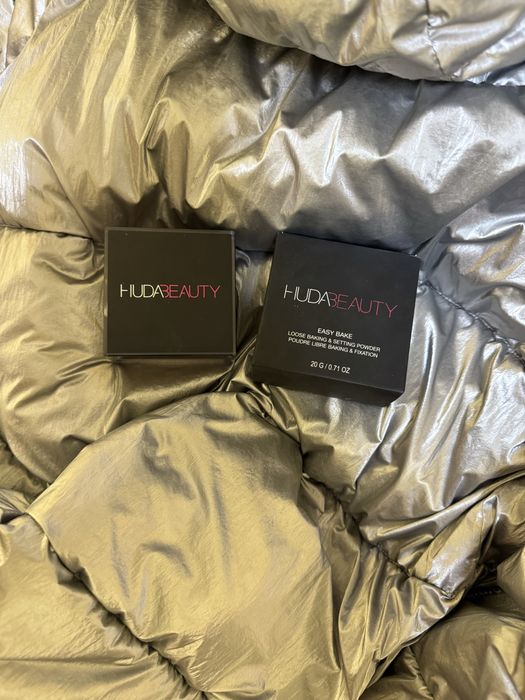 Puder HUDABEAUTY easy bake banana  BREAD