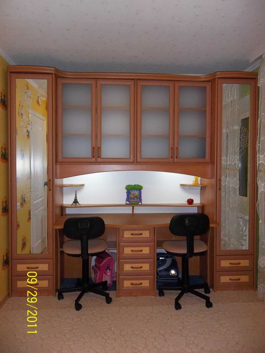 Дитячі меблі столи шафи ліжка  виготовлення на замовлення