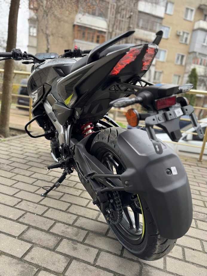 Мотоцикл Bajaj Pulsar NS400