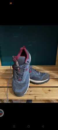 Nowe buty trekkingowe r.37