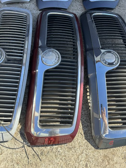 Решотка капота шкода суперб 1