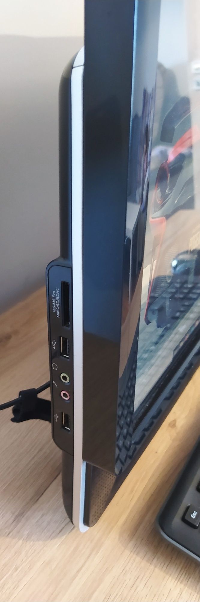 Komputer  All in One TV Lenovo IdeaCentre B300