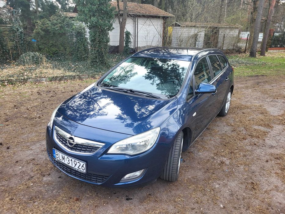 Opel Astra J 1.4 120 KM Sports Tourer. BEZWYPADKOWY