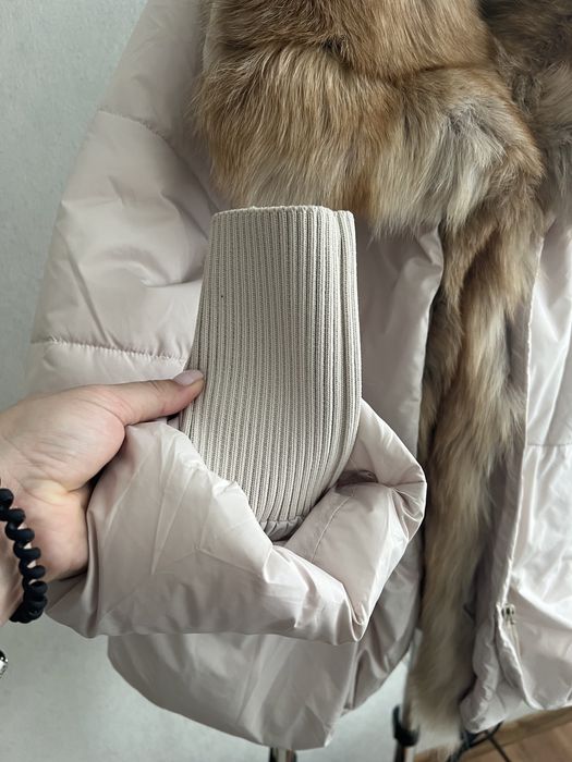 Новенька куртка з натуральним хутром. Розмір М