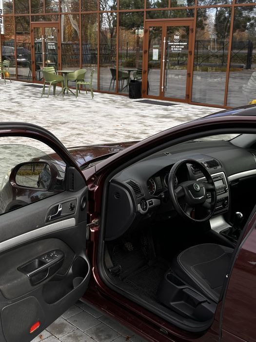 Skoda Octavia A5 гарний стан, ідеальна техніка, добра комплектація.