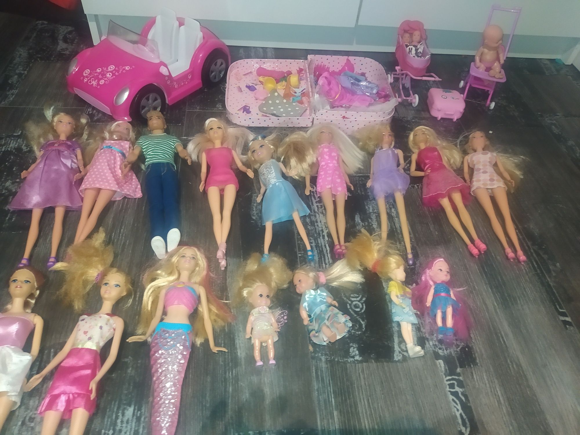 Duży zestaw lalek barbie i ken, dzieci, auto i wozki