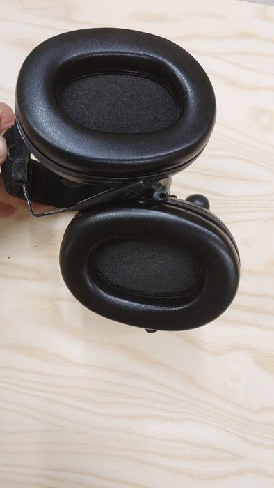 Aktywne  Słuchawki Ochronniki Słuchu Mil-tec Plus EED czarne