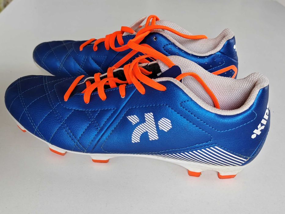 Buty sportowe korki decathlon 35 zapraszam!