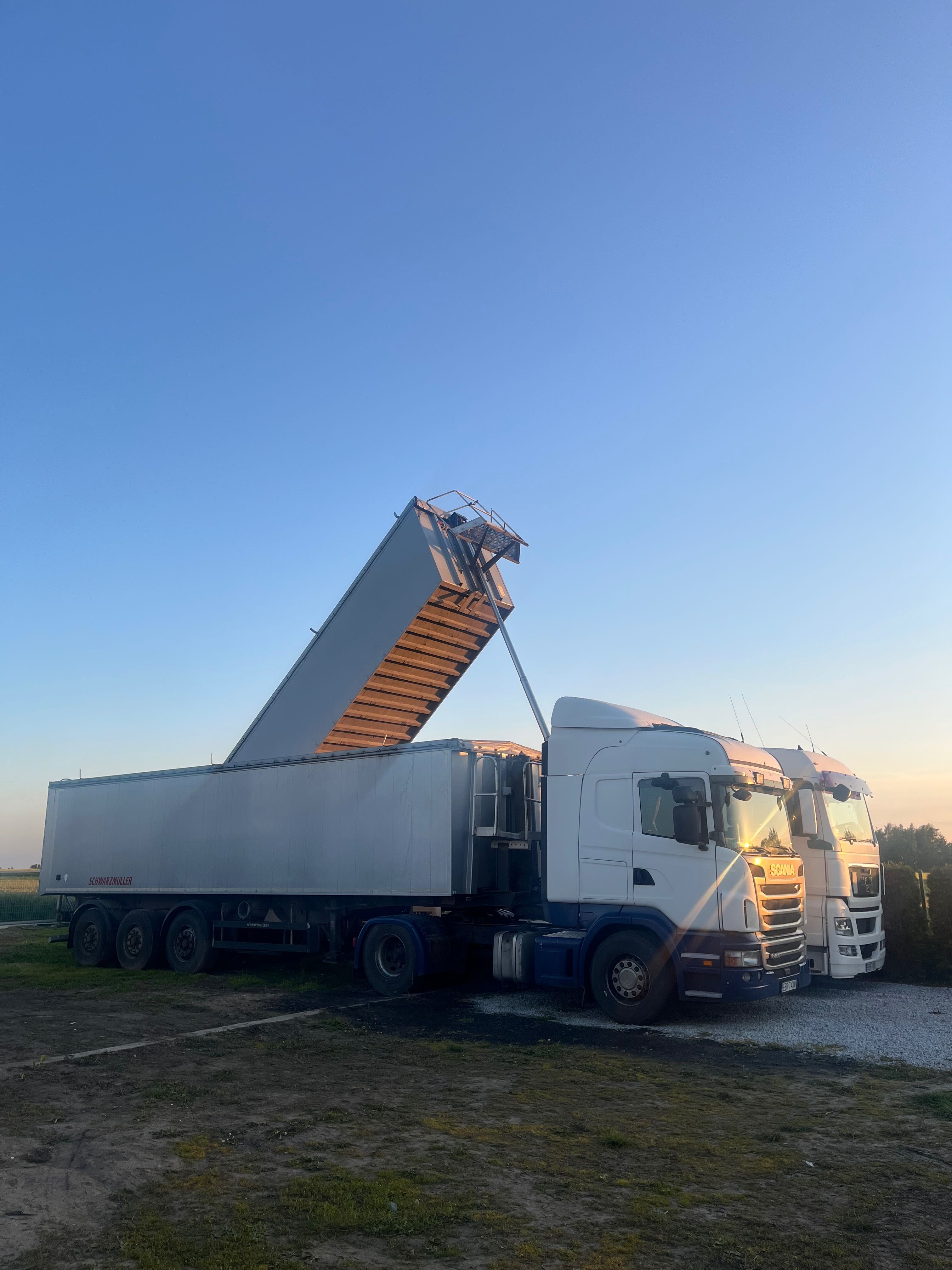 Naczepa wywrotka fliegl40m3 schwarzmuller50m3