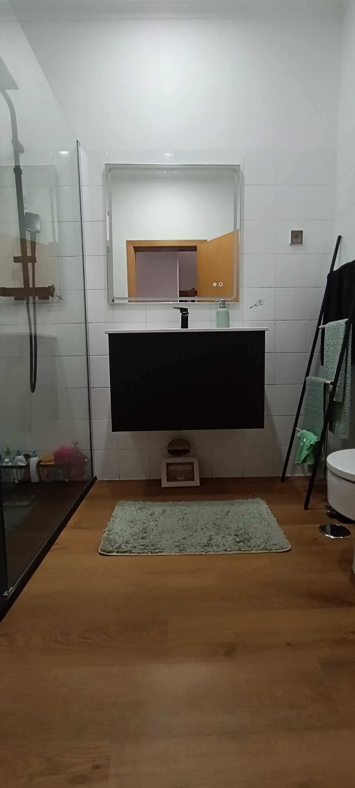 Apartamento T3 na Av 25 de Abril em Cacilhas